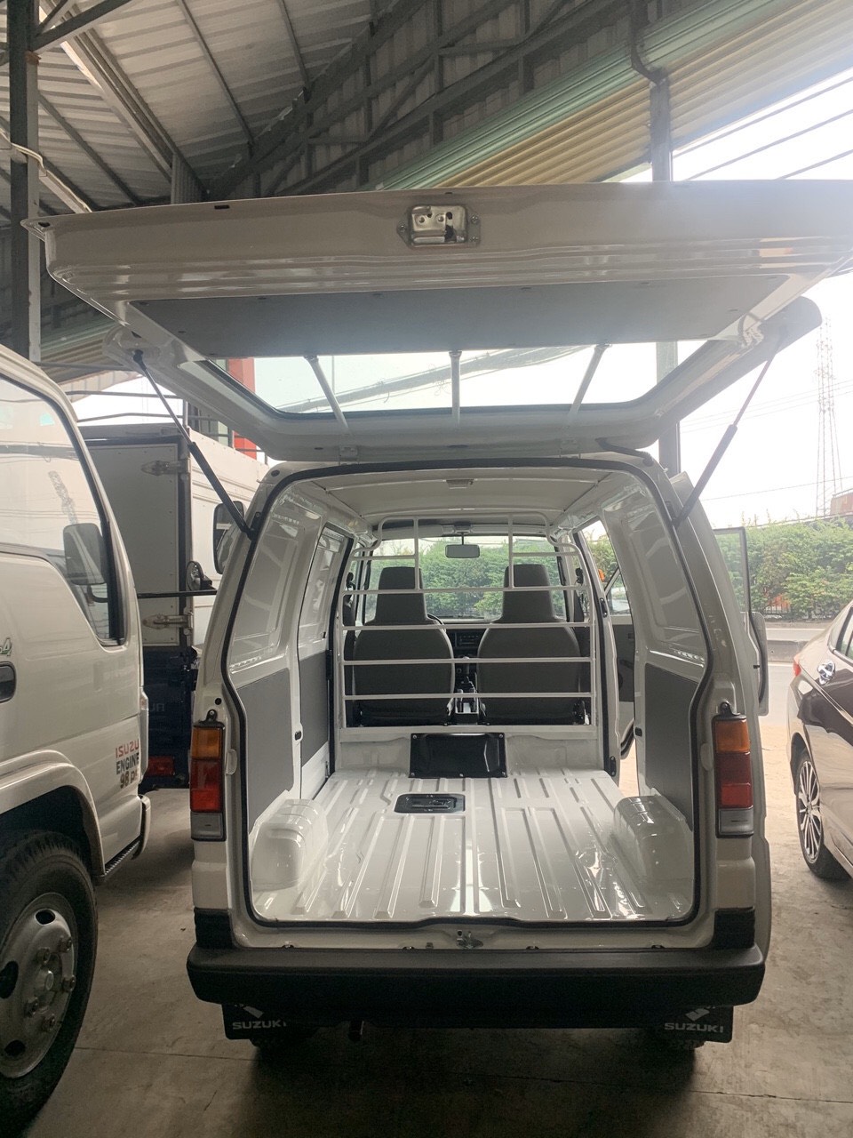 Xe tải van suzuki 2 chỗ 6