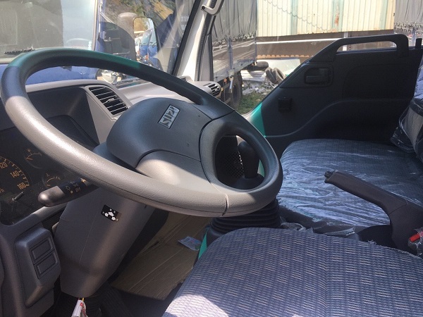 noi-that-xe-tai-isuzu-vm-1t8