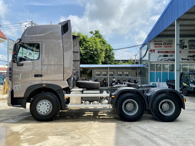 xe đầu kéo howo 6x4 380hp