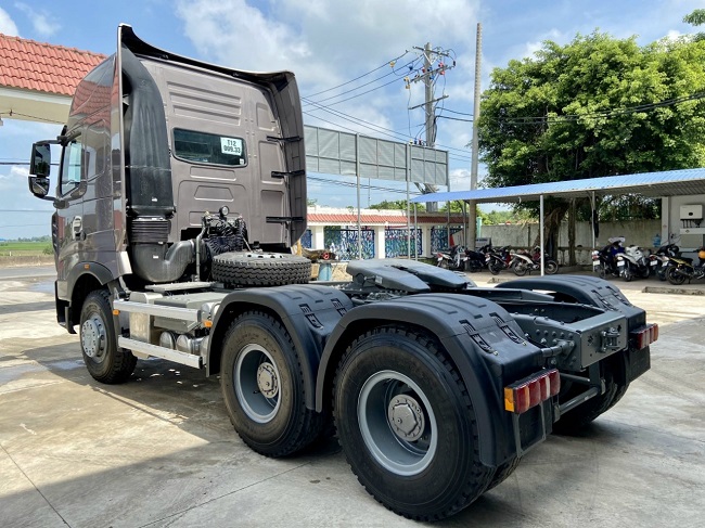 xe đầu kéo howo 6x4 380hp
