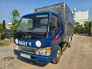 Xe tải cũ Jac 2T4 thùng kín 3m7